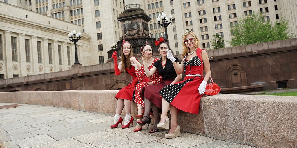 Feiertag Party Laden 1 Feiertag Party Laden -Feiertag Party Laden 1